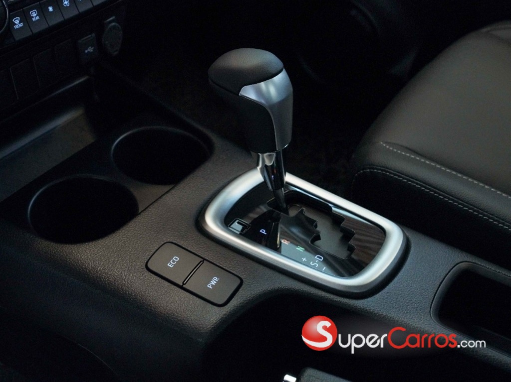 2026 Toyota Hilux Limited — foto 8 / 12