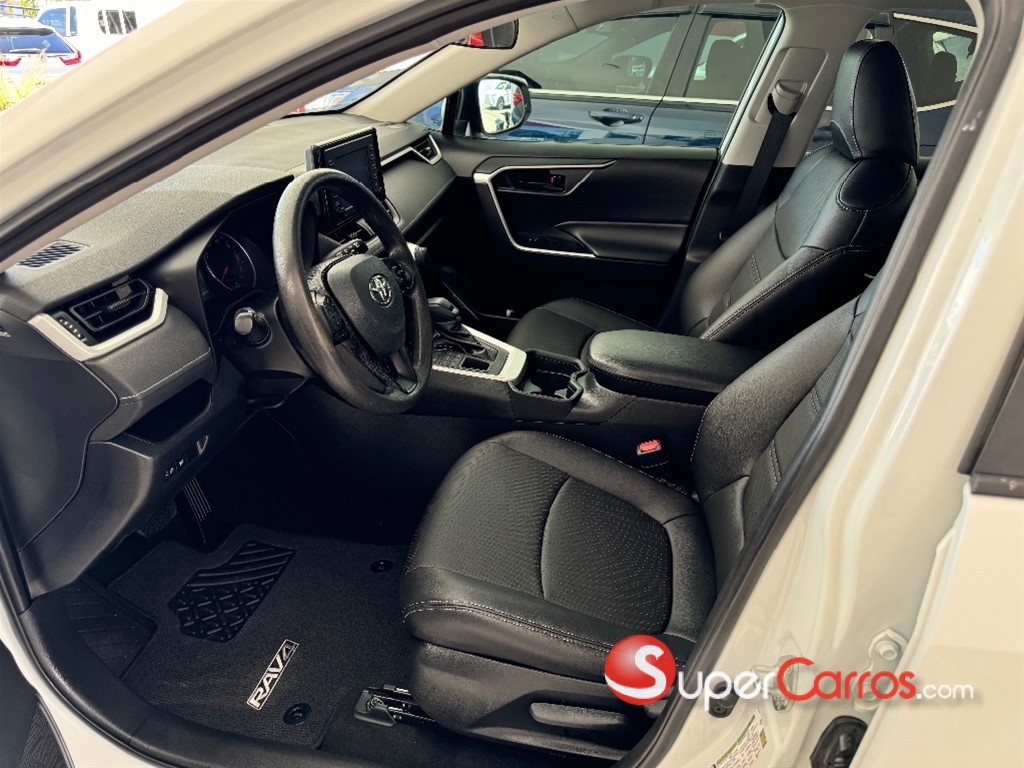 2020 Toyota RAV4 LE — foto 6 / 8