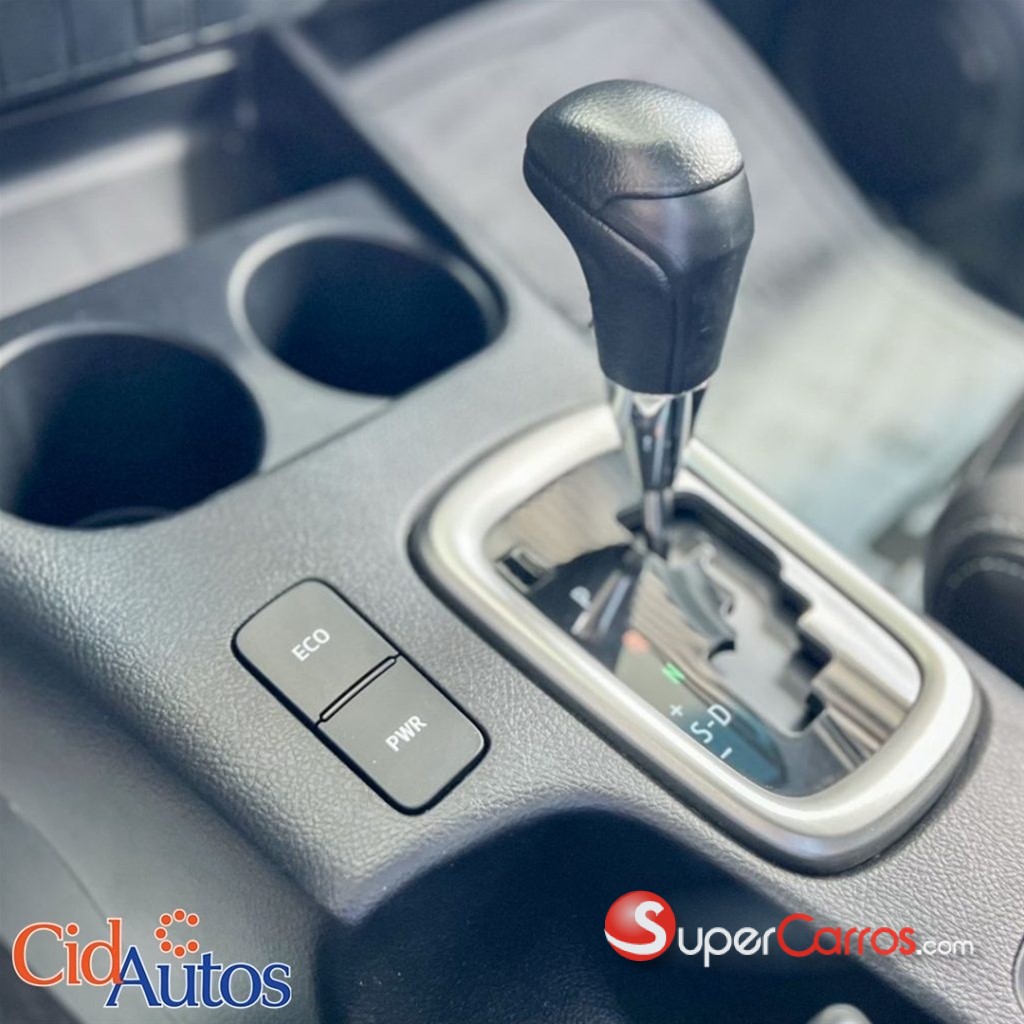 2026 Toyota Hilux 2.4 — foto 8 / 10