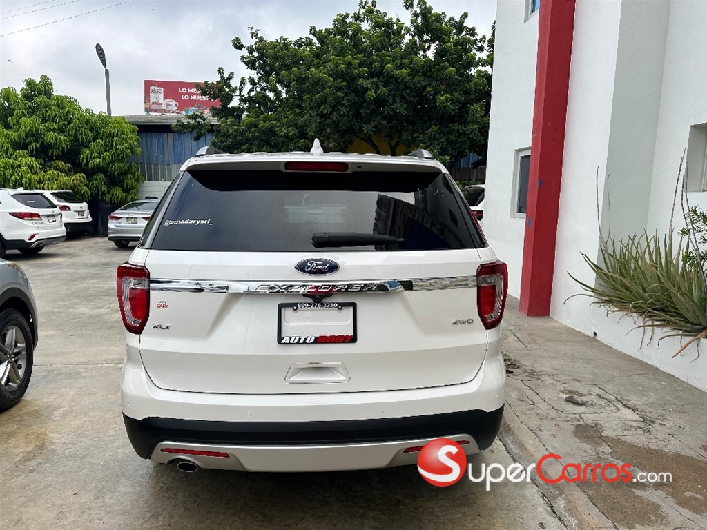 2016 Ford Explorer XLT 4WD — foto 5 / 12