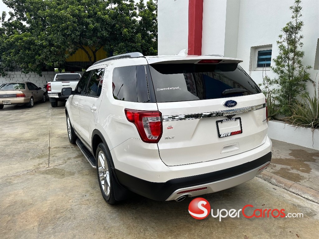 2016 Ford Explorer XLT 4WD — foto 6 / 12
