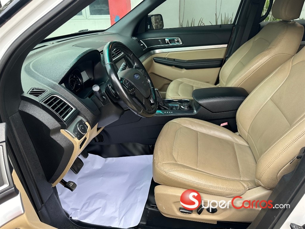 2016 Ford Explorer XLT 4WD — foto 8 / 12