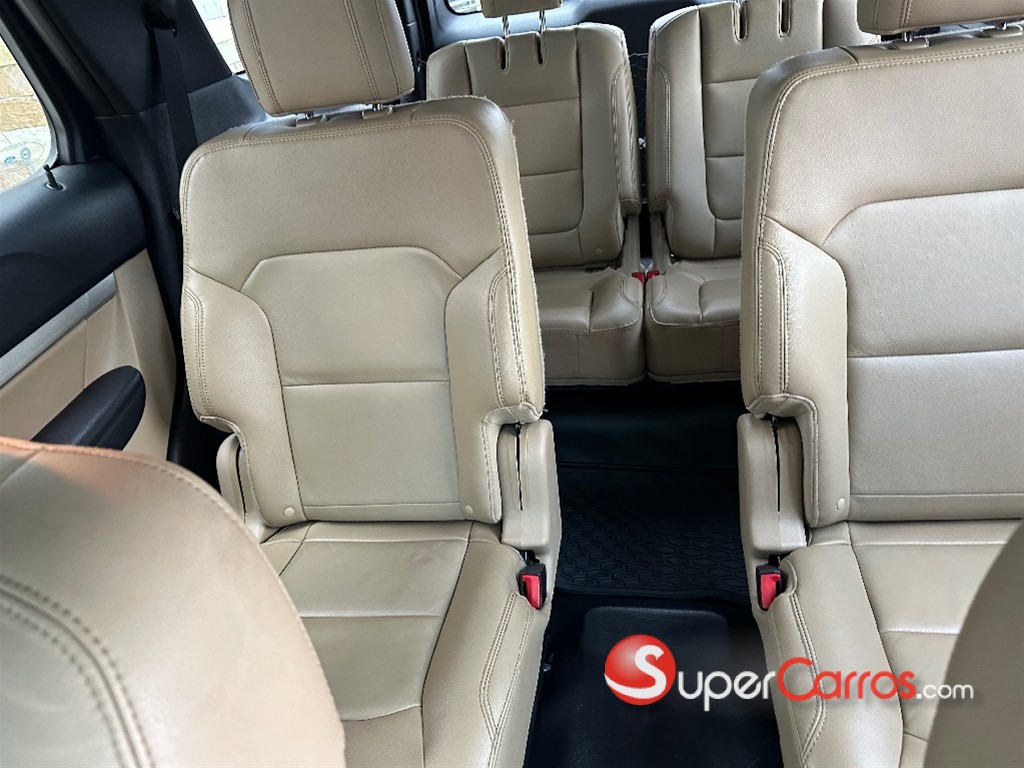 2016 Ford Explorer XLT 4WD — foto 10 / 12