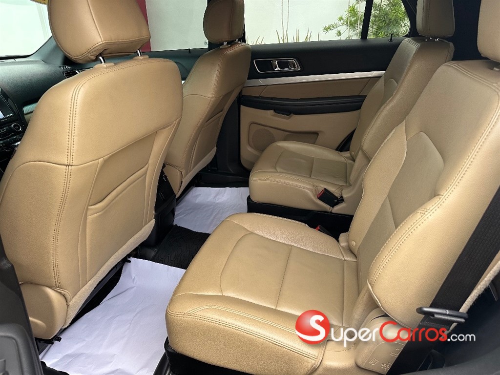 2016 Ford Explorer XLT 4WD — foto 11 / 12