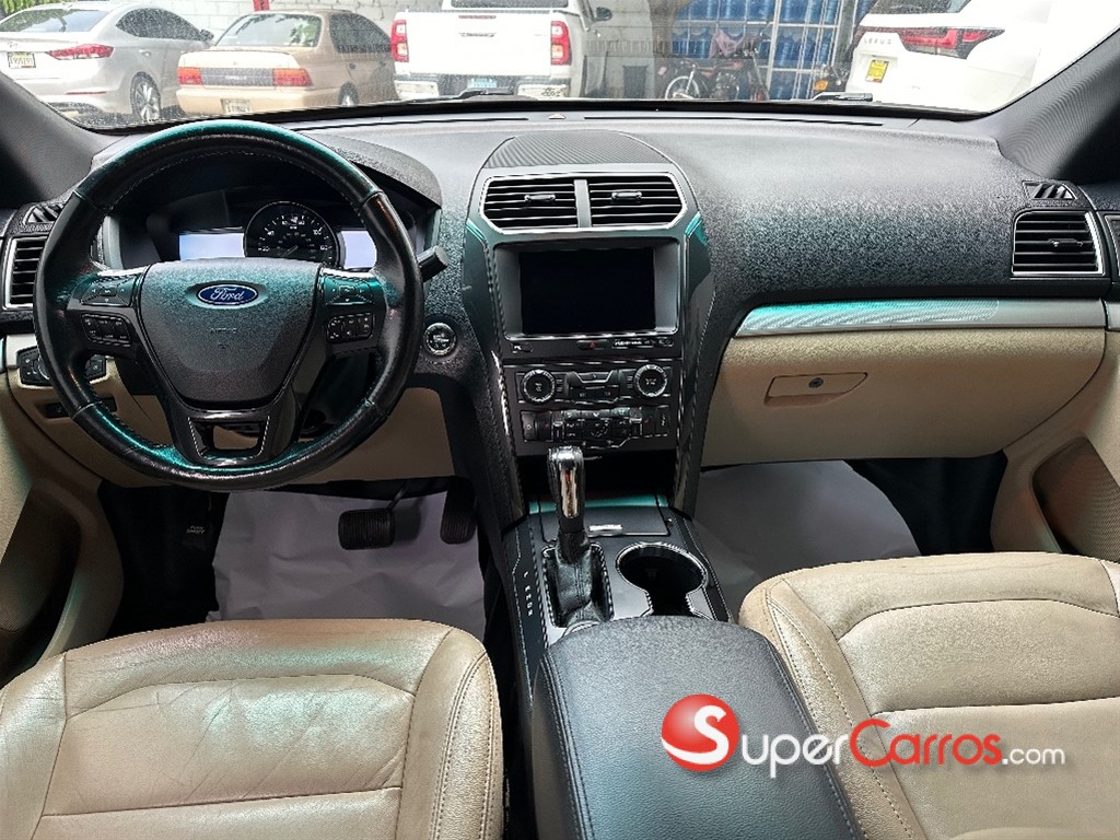2016 Ford Explorer XLT 4WD — foto 12 / 12