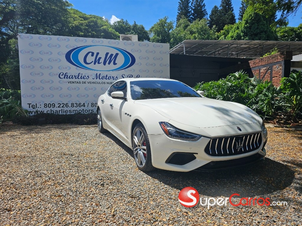 2019 Maserati Ghibli — foto 2 / 10