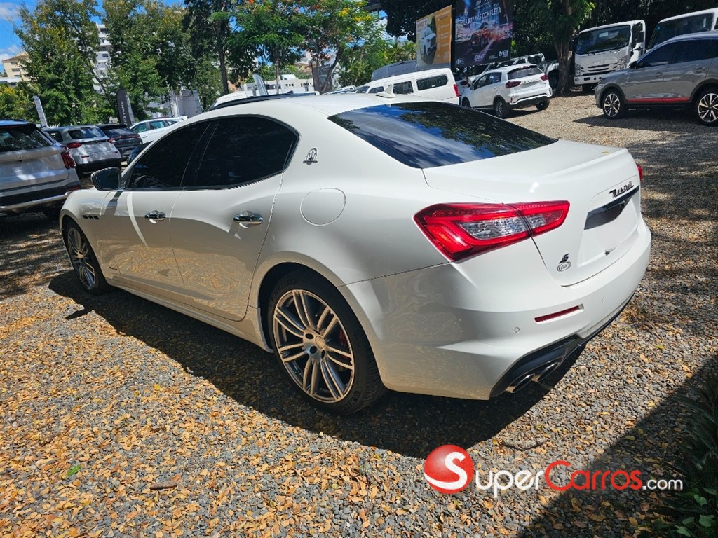 2019 Maserati Ghibli — foto 4 / 10