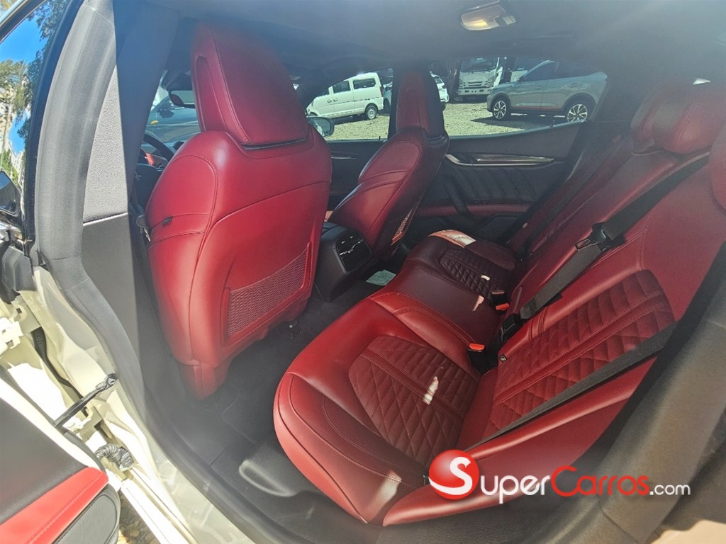 2019 Maserati Ghibli — foto 5 / 10