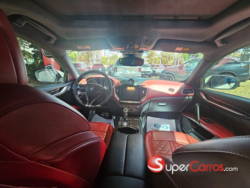2019 Maserati Ghibli — foto 8 / 10