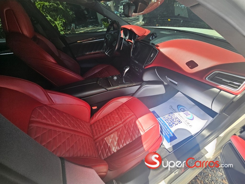 2019 Maserati Ghibli — foto 9 / 10