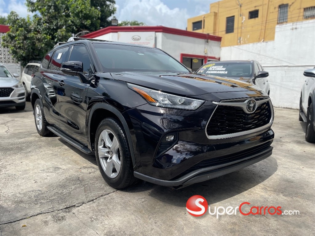 2020 Toyota Highlander LE — foto 2 / 10