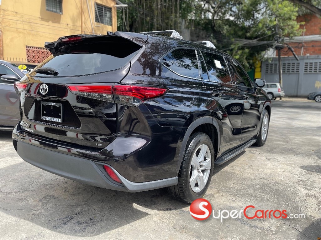 2020 Toyota Highlander LE — foto 4 / 10