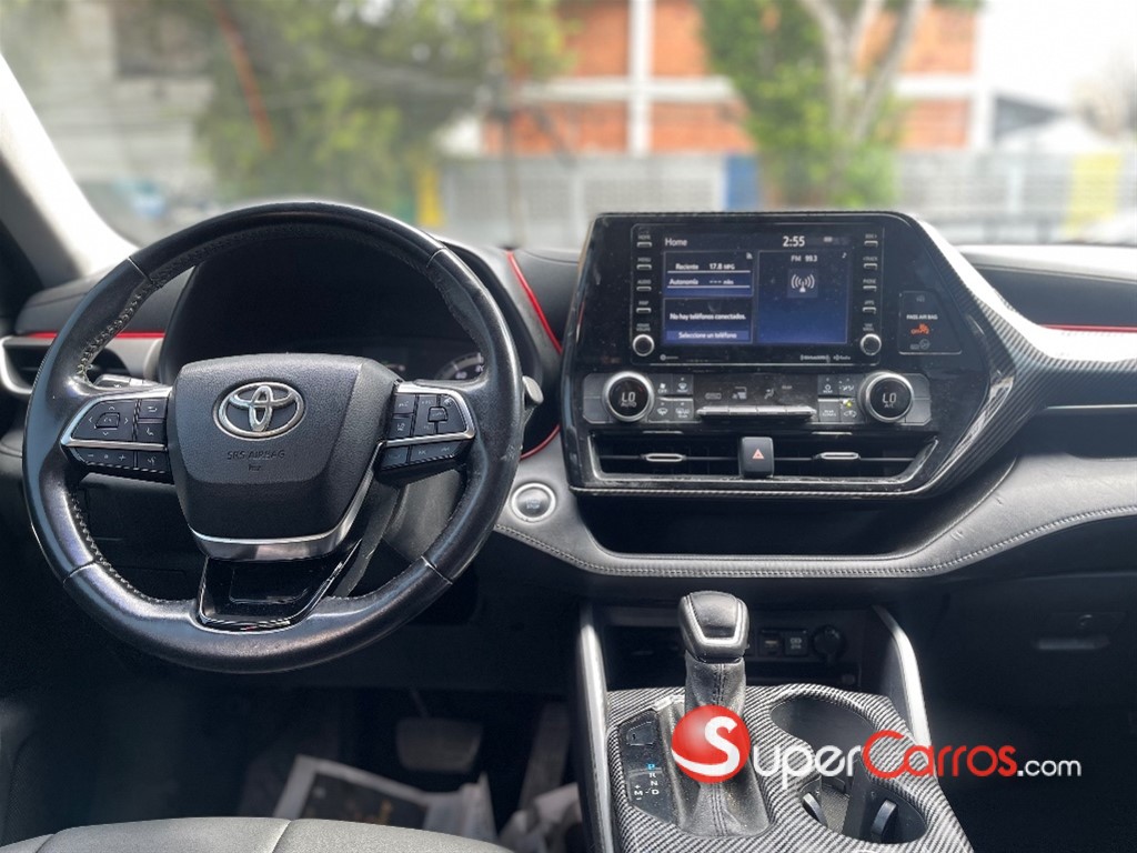 2020 Toyota Highlander LE — foto 8 / 10