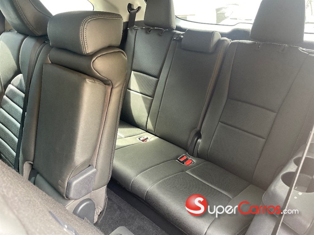 2020 Toyota Highlander LE — foto 10 / 10