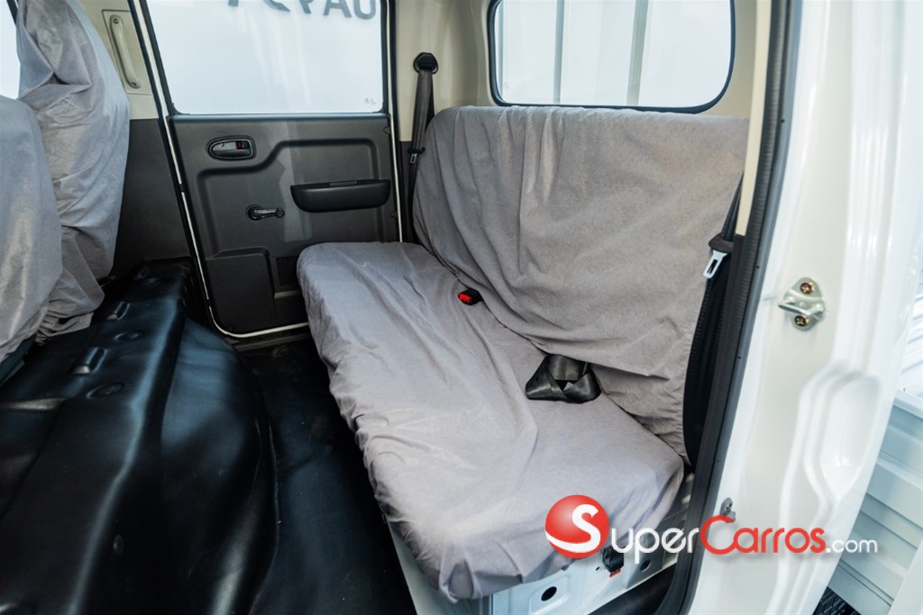 2026 KYC D5 Doble Cabina — foto 12 / 12