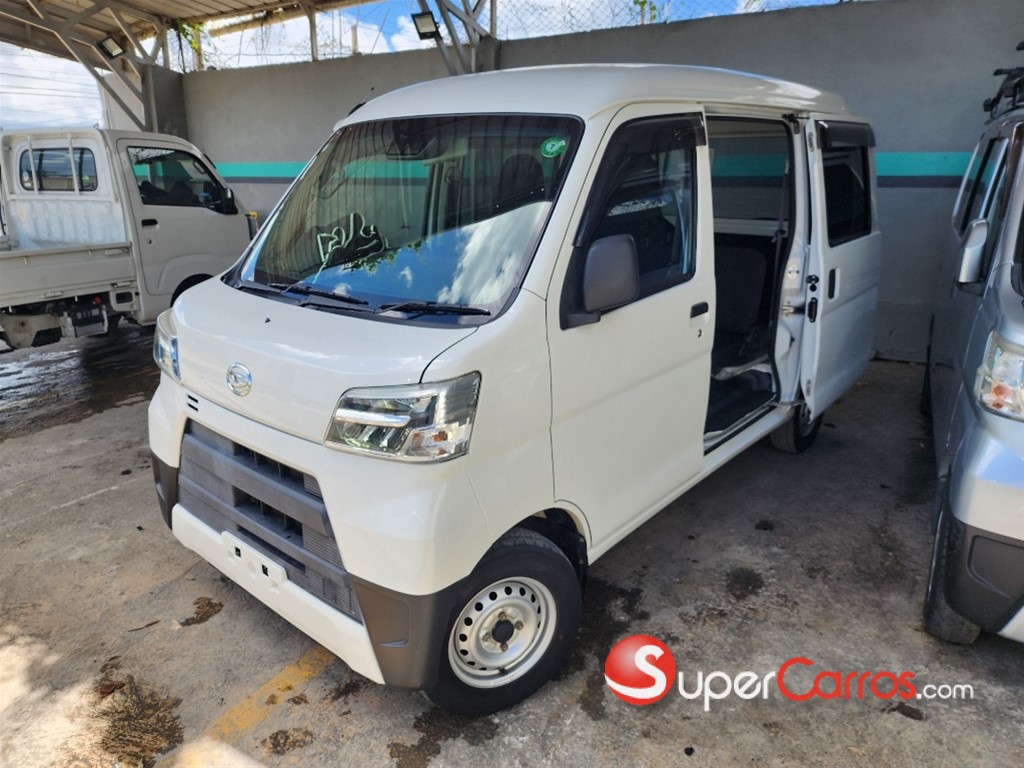 2021 Daihatsu Hijet Minivan — foto 4 / 12