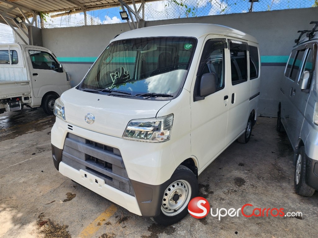 2021 Daihatsu Hijet Minivan — foto 5 / 12