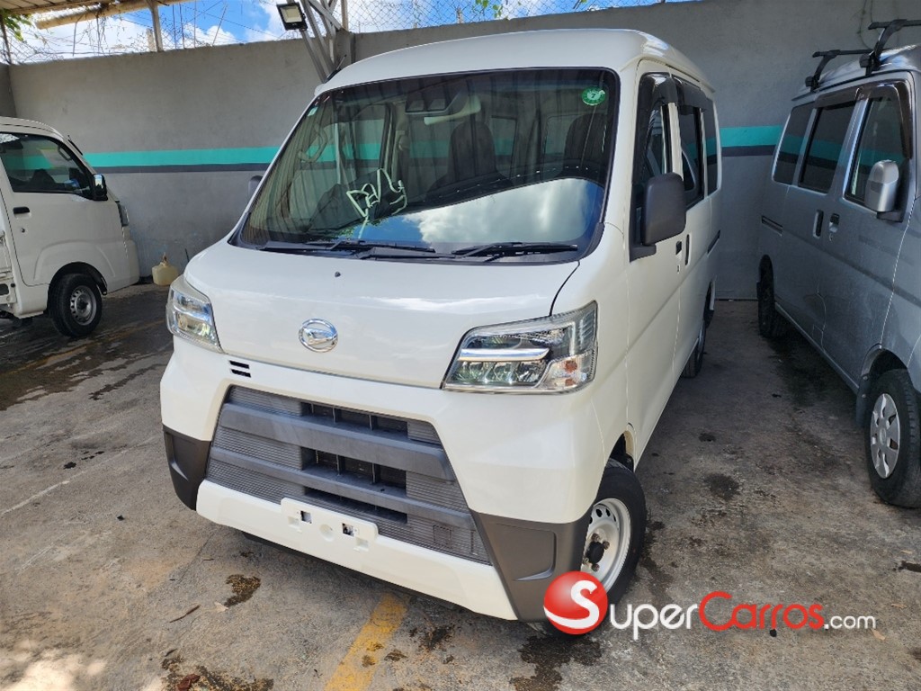 2021 Daihatsu Hijet Minivan — foto 6 / 12