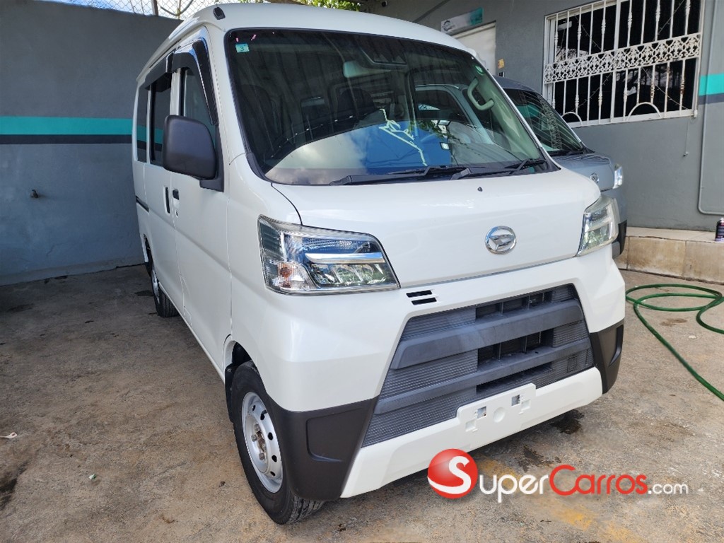 2021 Daihatsu Hijet Minivan — foto 7 / 12