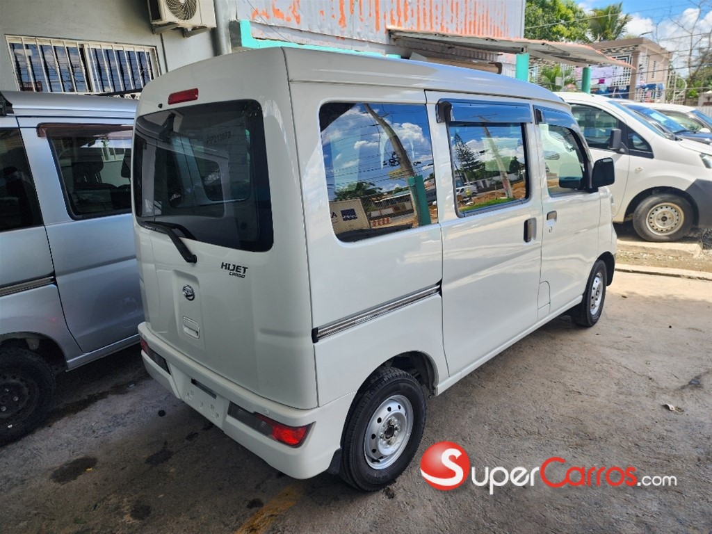 2021 Daihatsu Hijet Minivan — foto 8 / 12