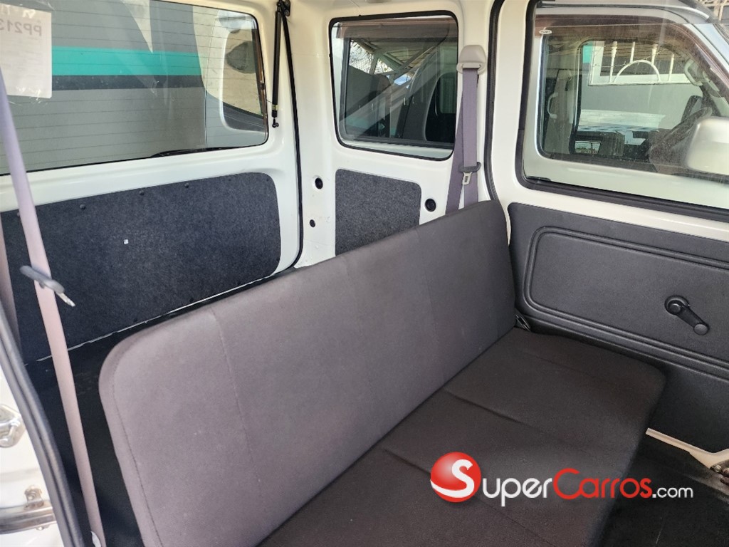 2021 Daihatsu Hijet Minivan — foto 10 / 12
