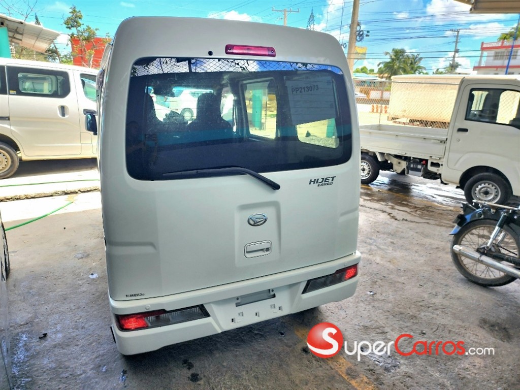 2021 Daihatsu Hijet Minivan — foto 11 / 12