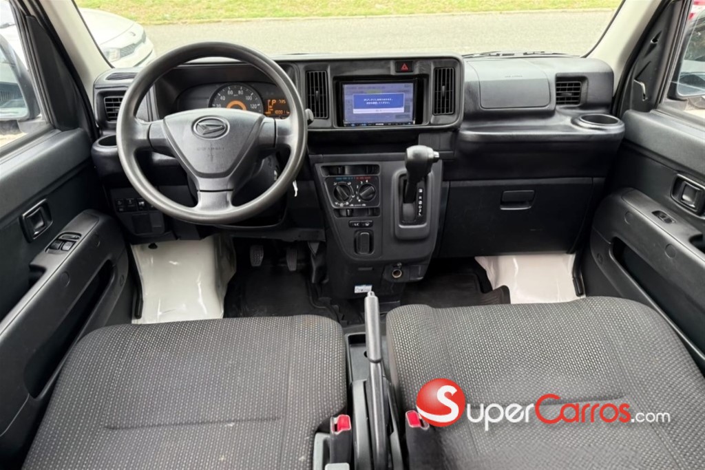 2021 Daihatsu Hijet Minivan — foto 12 / 12