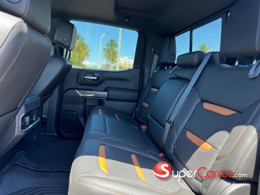 2020 GMC Sierra — foto 9 / 12