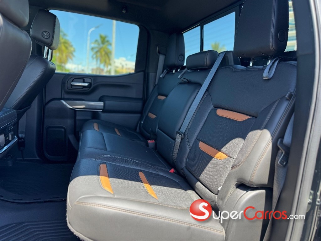 2020 GMC Sierra — foto 11 / 12