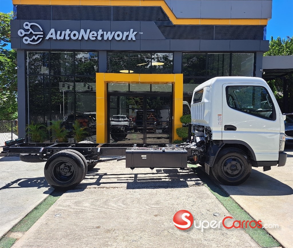 2027 Mitsubishi Motors Fuso Canter — foto 6 / 12