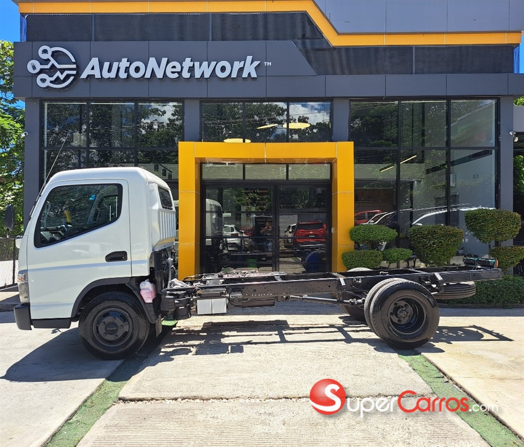 2027 Mitsubishi Motors Fuso Canter — foto 7 / 12