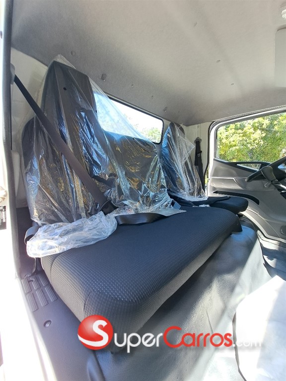 2027 Mitsubishi Motors Fuso Canter — foto 9 / 12