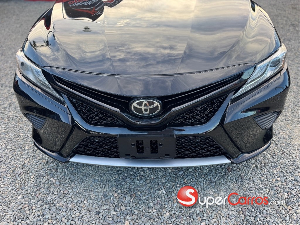 2018 Toyota Camry XSE — foto 2 / 12