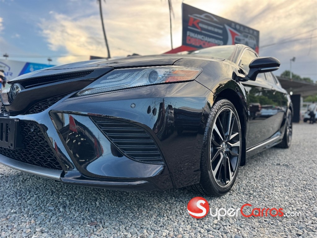 2018 Toyota Camry XSE — foto 9 / 12