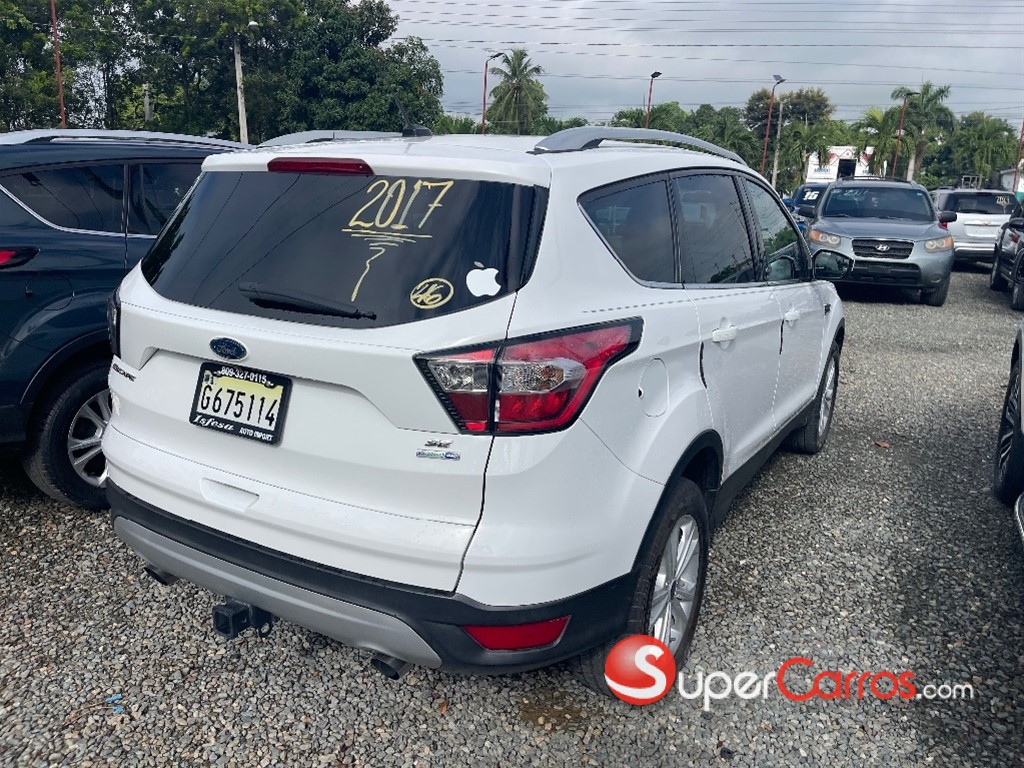 2017 Ford Escape SE — foto 3 / 8