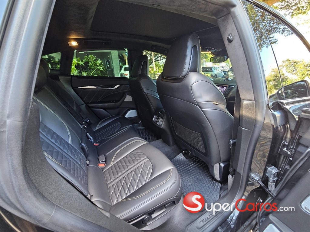 2022 Maserati Levante Hybrid — foto 6 / 12
