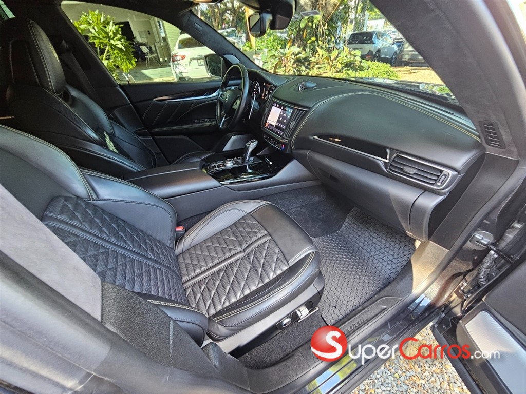 2022 Maserati Levante Hybrid — foto 7 / 12