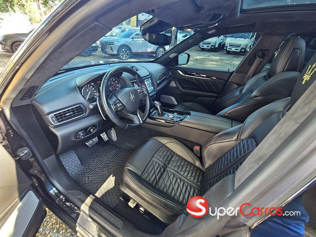 2022 Maserati Levante Hybrid — foto 8 / 12