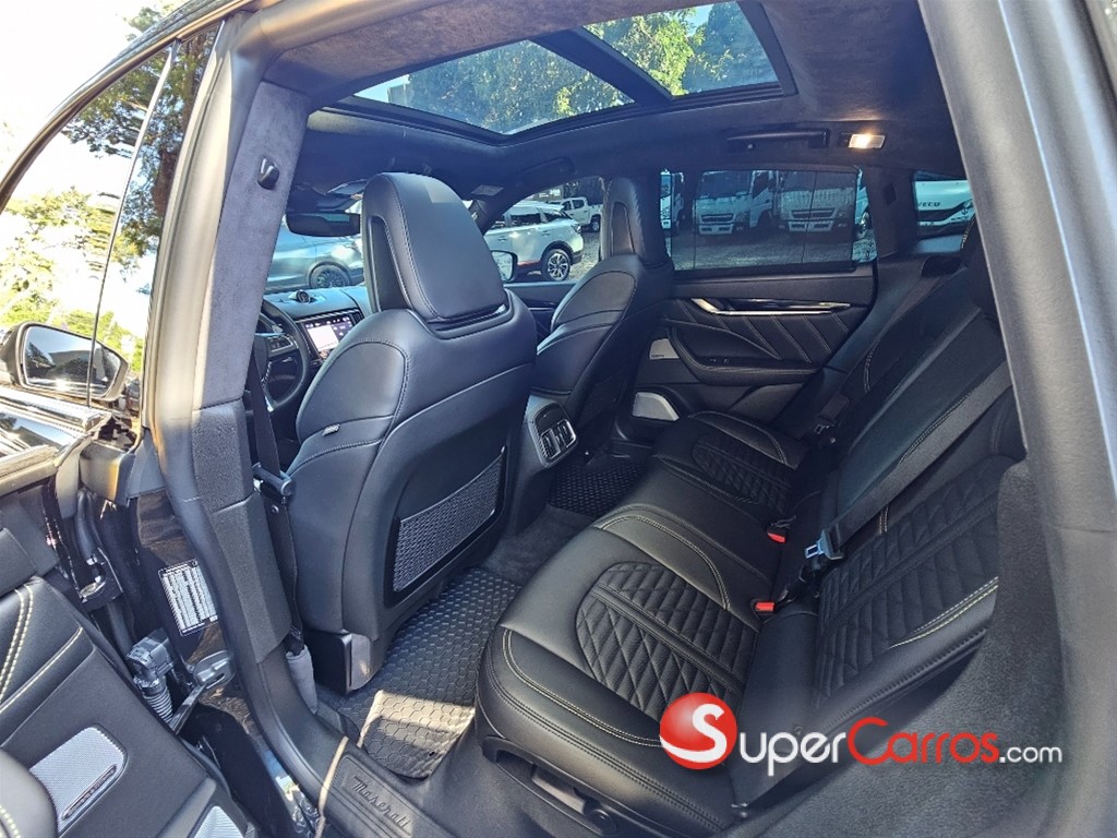 2022 Maserati Levante Hybrid — foto 9 / 12