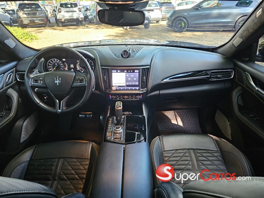 2022 Maserati Levante Hybrid — foto 10 / 12