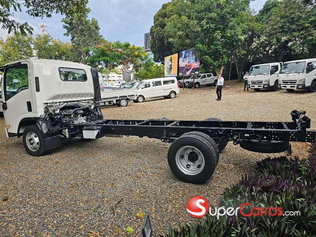 2027 Isuzu NQR 16 Pies — foto 3 / 9