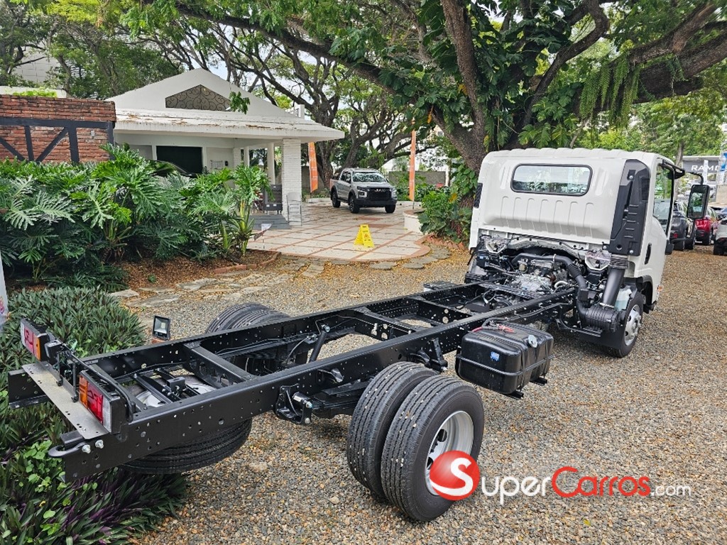 2027 Isuzu NQR 16 Pies — foto 4 / 9