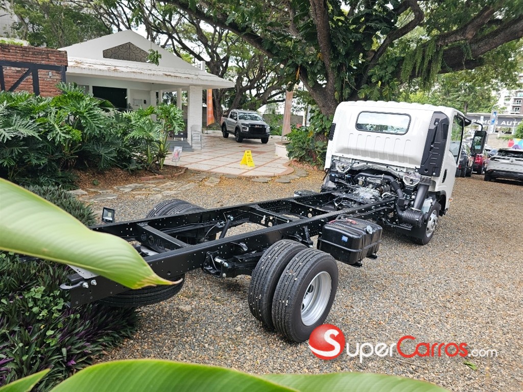 2027 Isuzu NQR 16 Pies — foto 9 / 9