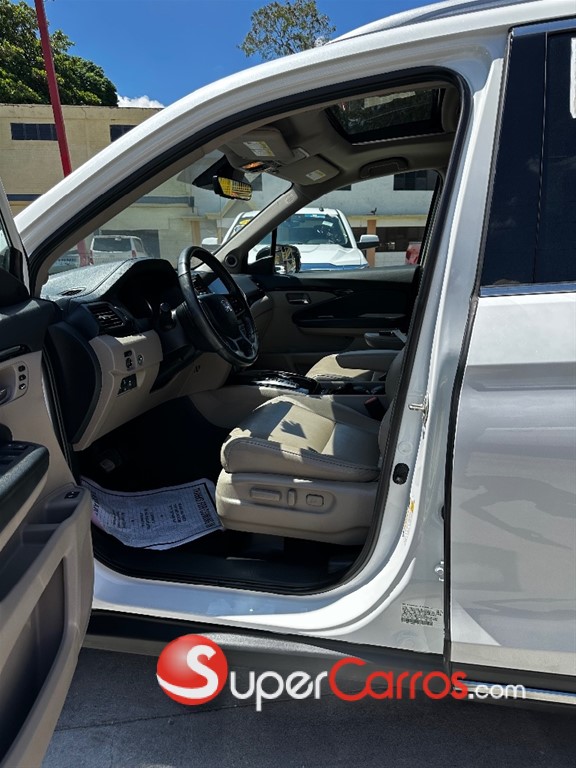 2020 Honda Pilot Touring — foto 7 / 11