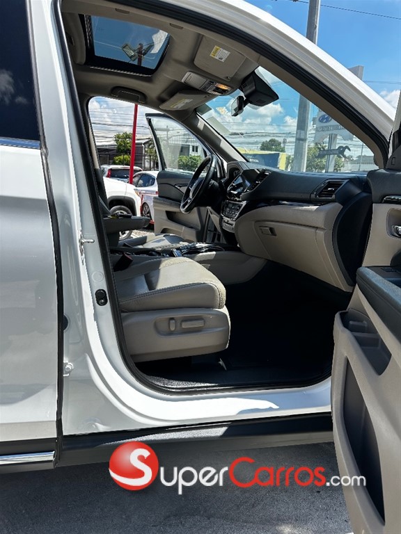 2020 Honda Pilot Touring — foto 9 / 11