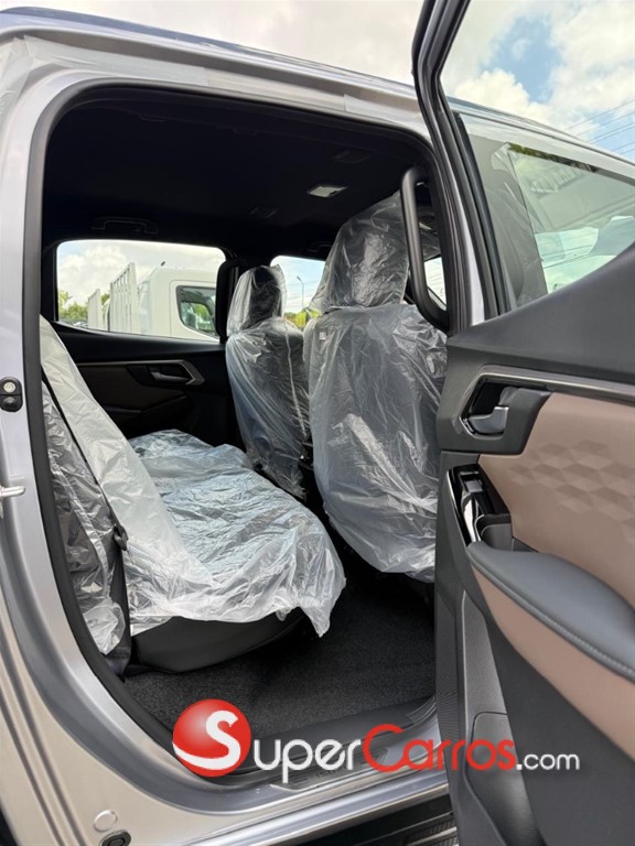 2027 Isuzu DMAX LSE — foto 10 / 12
