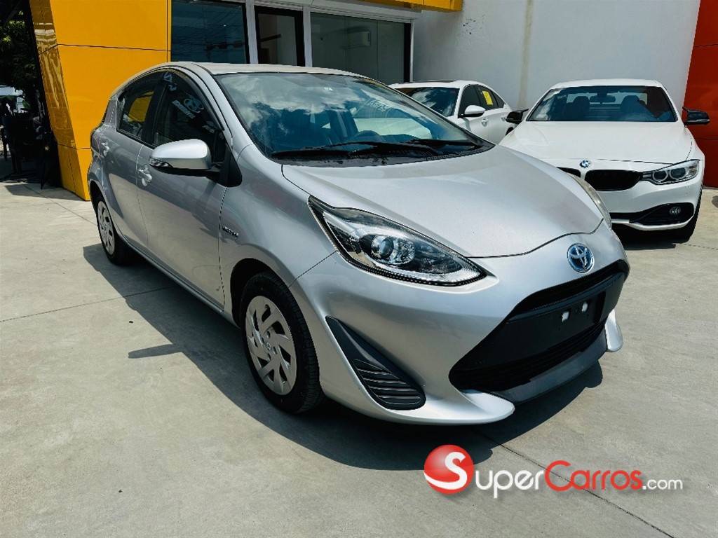 2018 Toyota Aqua — foto 2 / 12