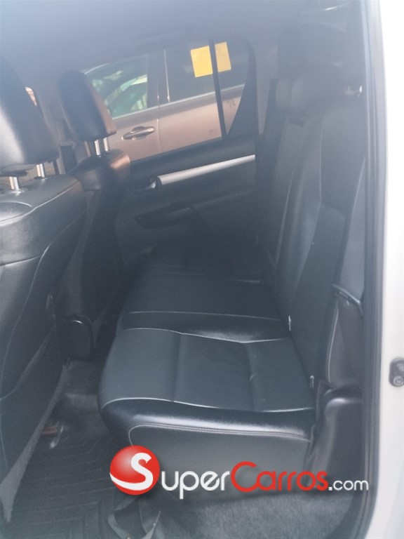 2020 Toyota Hilux SRV — foto 4 / 8