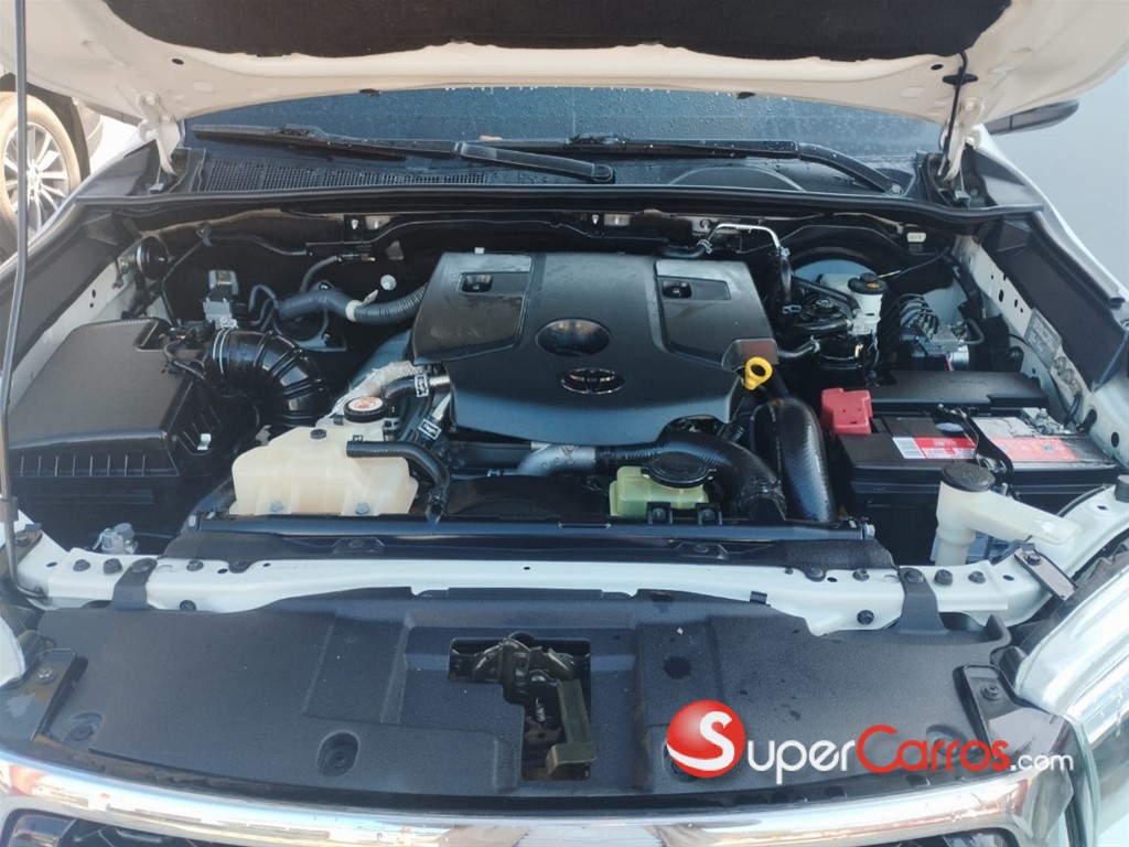 2020 Toyota Hilux SRV — foto 6 / 8