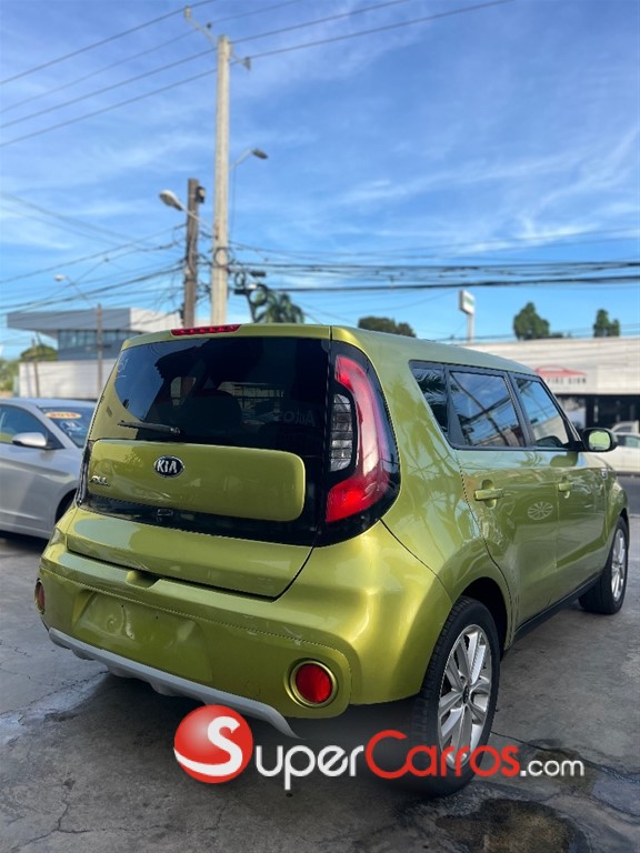 2017 Kia Soul Plus — foto 8 / 12
